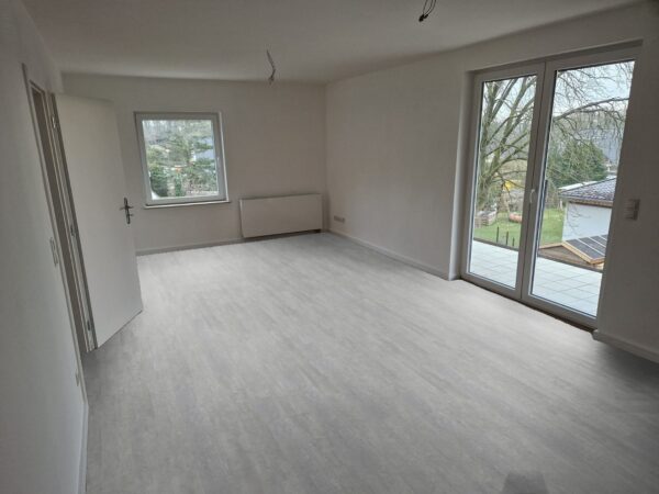 Sooted Panel White 69Ad77