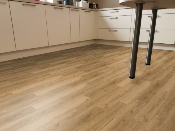 Capri Oak Evita Honey 69Ca03