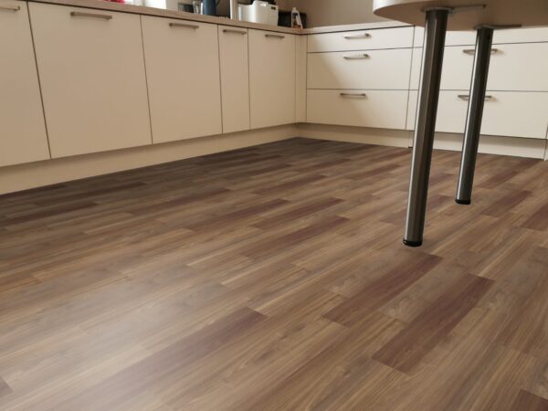 Capri Walnut Classic 69Ca93E