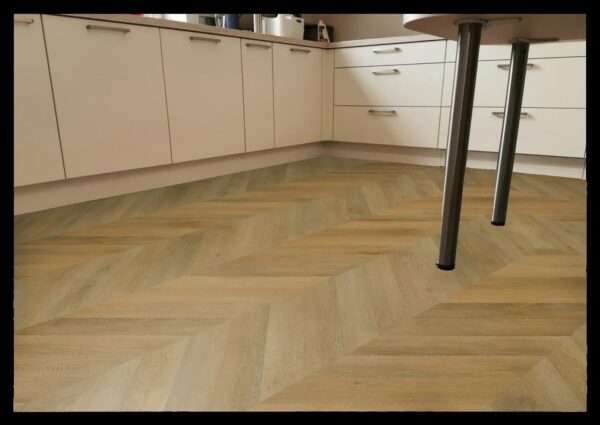 85C76526X2 Contours Chevron IC55 Albano 85C76526X