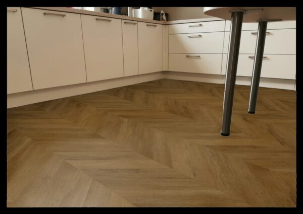 Contours Chevron IC55 Brienz 85C76547X