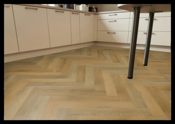 85HB76526X2 Contours HB Fischgrät Albano 85HB76526X