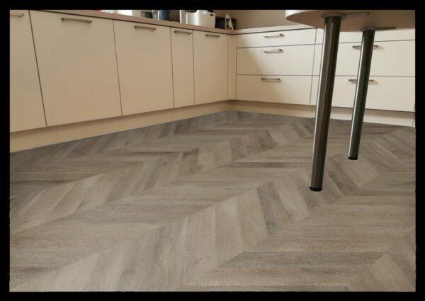 Contours Chevron Constance D5C76544X