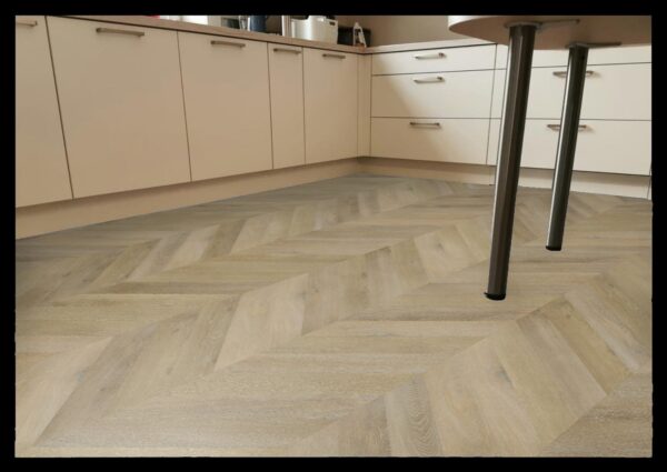 Contours Chevron Como D5C76565X