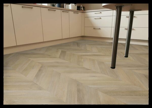 Contours Chevron Como D5C76565X