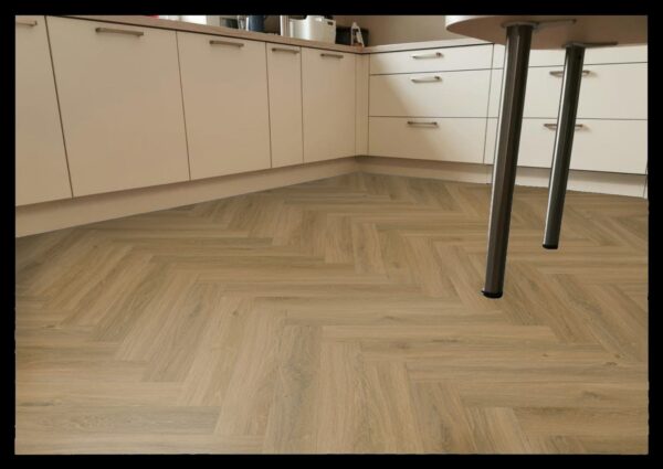 Contours HB Fischgrät Macadamia IC5580HB58211