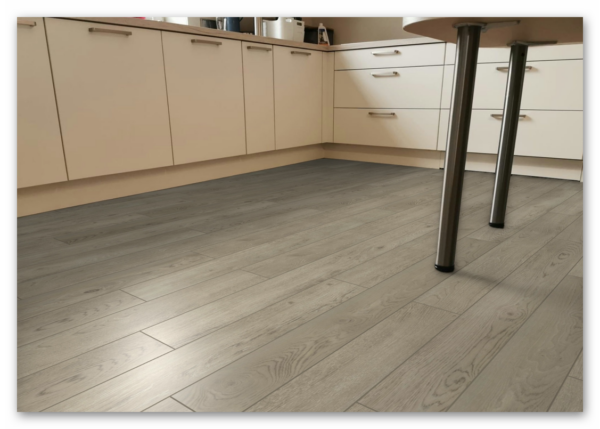 COREtec-Essentials-Baltimore-Oak-77-50-LVRE-1277-Raumbild-01 COREtec Essentials Baltimore Oak 77 50-LVRE-1277