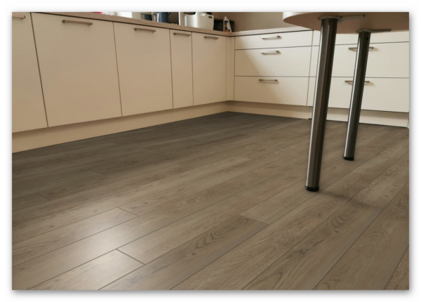 COREtec-Essentials-Baltimore-Oak-84-50-LVRE-1284-Raumbild-01 COREtec-Essentials-Baltimore-Oak-84-50-LVRE-1284-Raumbild-01