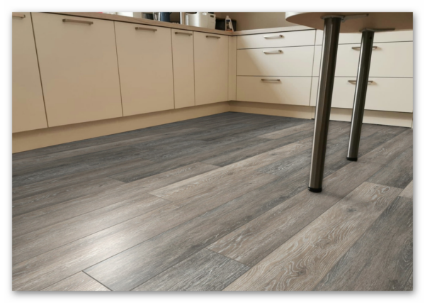 COREtec-Essentials-Ellis-Oak-54-50-LVPE-954-Raumbild-01 COREtec Essentials Ellis Oak 54 50-LVPE-954