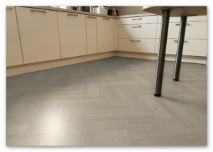 COREtec-Naturals-Juniper-50LVRH2713-Raumbild-01 COREtec Naturals Herringbone Juniper 50-LVRH-2713